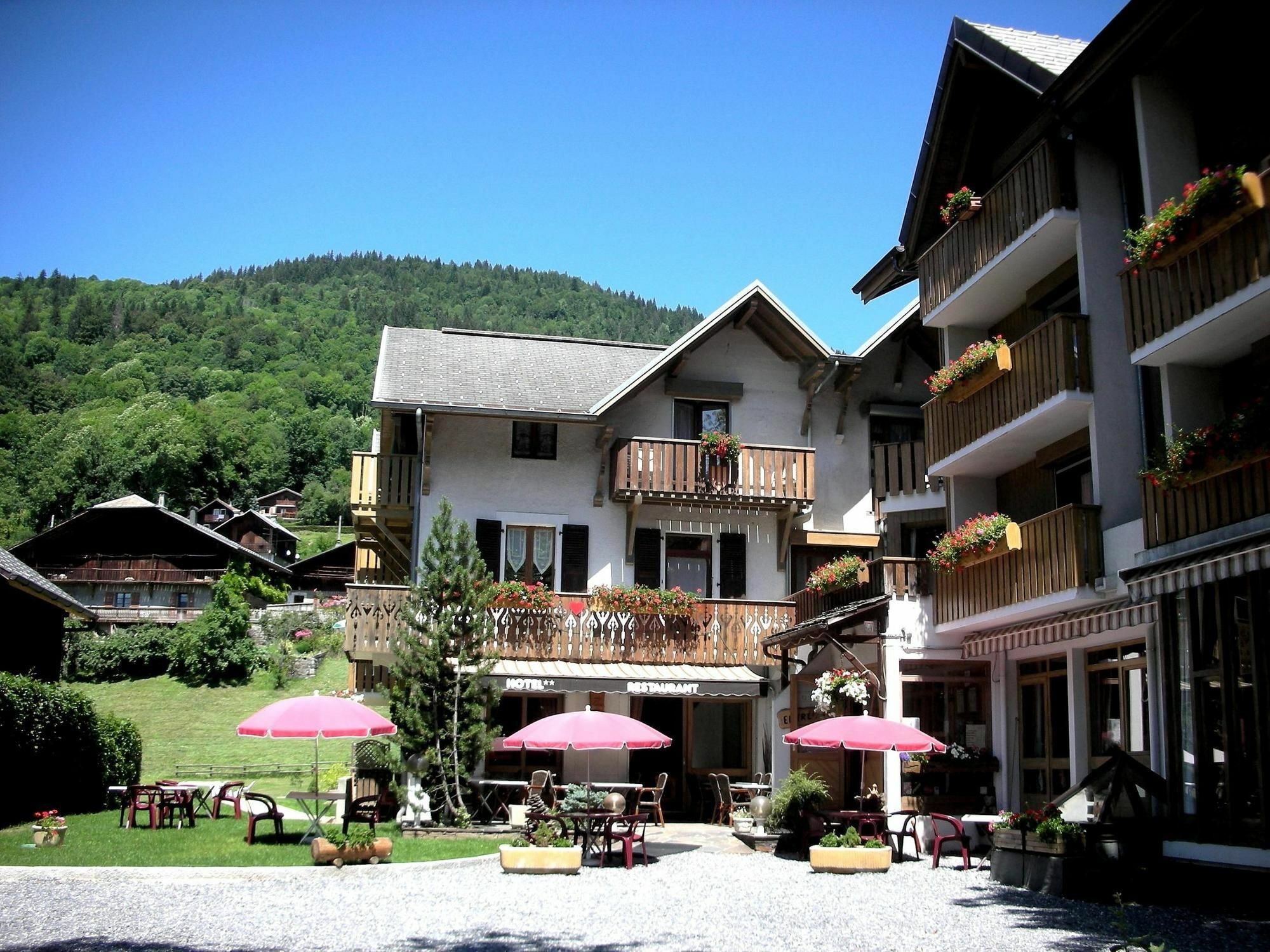 Logis Hotel Gai Soleil Samoëns Exteriér fotografie